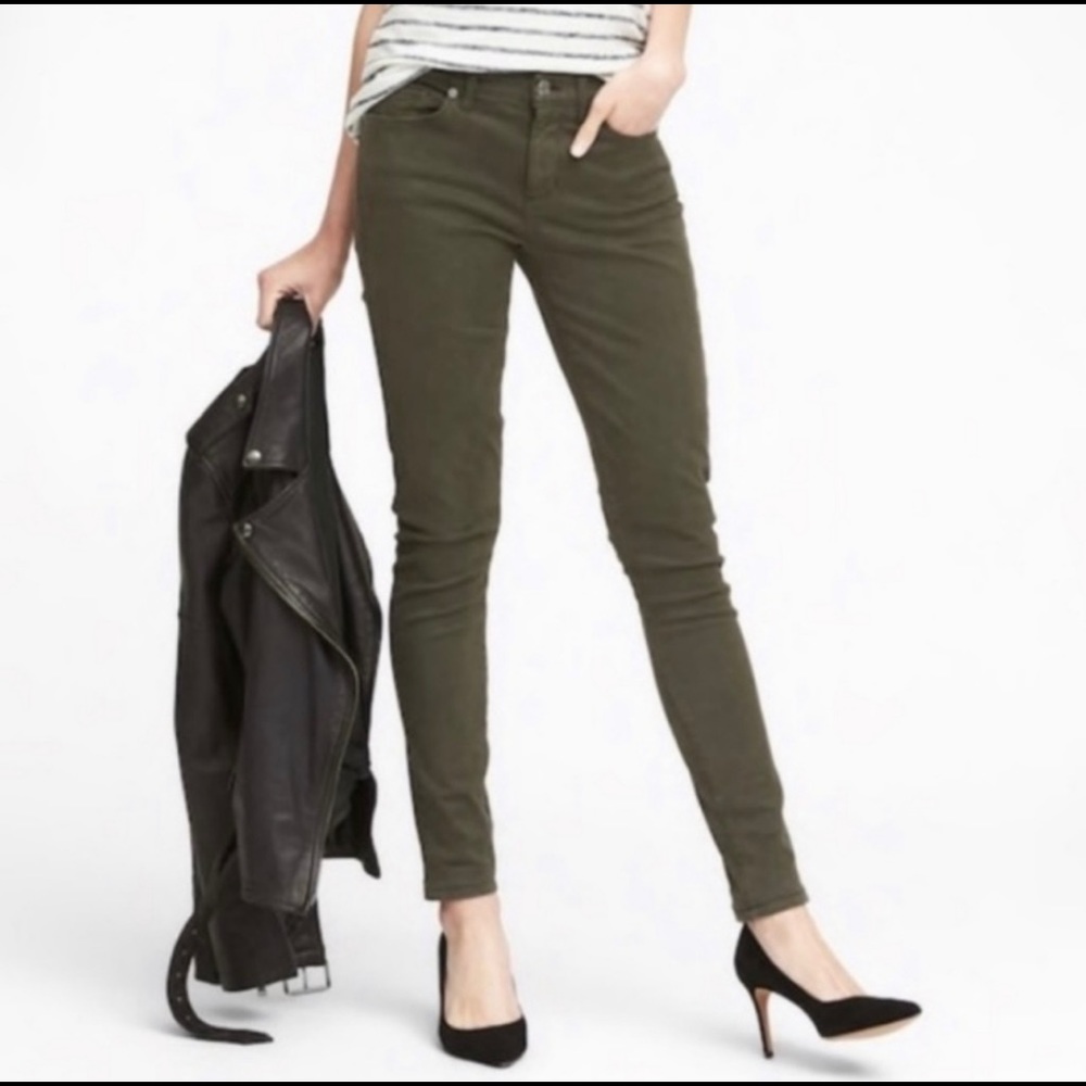 Zara. High rise. Skinny jeans . Olive green. Size 10